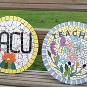 Mi proyecto del curso: Mosaicos contemporáneos: crea motivos florales con teselas. Arts, Crafts, Furniture Design, Making, Ceramics, Interior Decoration, and DIY project by Marjorie Prieto - 08.08.2023