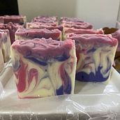 My project for course: Design and Creation of Cold Process Soaps Hanging swirl technique. Arts, Crafts, and DIY project by Amin Rodriguez - 08.14.2023