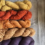 Mi proyecto del curso: Teñido textil con pigmentos naturales. Un progetto di Artigianato, Fashion design, DIY, Tintura tessile e Textile Design di coloscowoolfibers - 14.08.2023