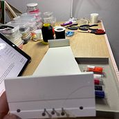 Meu projeto do curso: Design e criação de bijuteria com miçanga . % Kamila Anatalicia tarafından hazırlanan Aksesuar Tasarımı, Sanat ve El Sanatları, Mücevher Tasarımı, El, Ve af Sanatları projesi - 08.16.2023