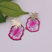 Meu projeto do curso: Joalheria em metal pintada à mão com pátinas e pigmentos. Un progetto di Design di accessori, Artigianato, Design di gioielli, Fashion design, DIY e Pittura decorativa di Laura Muniz - 17.08.2023