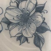 Flower Tattoo. Drawing project by Nadine Slowikowska - 08.20.2023