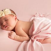 Mi proyecto del curso: Introducción a la fotografía newborn. Photograph, Portrait Photograph, Studio Photograph, Lifest, le Photograph & Interior Photograph project by Maria Garcia - 08.20.2023