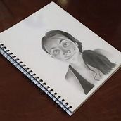 Fátima en la playa Mi proyecto del curso: Retrato realista con lápiz de grafito. Un progetto di Illustrazione tradizionale, Belle arti, Bozzetti, Disegno a matita, Disegno, Disegno di ritratti, Disegno realistico, Disegno artistico e Disegno anatomico di Daniel Alejandro Hernandez Hernandez - 06.07.2023