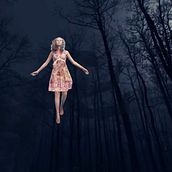 flying girl. Un progetto di Illustrazione tradizionale, Fotografia e Lettering di Ashish Pandey - 29.11.2022