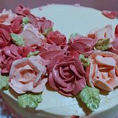 Mi proyecto del curso: Flores de crema de mantequilla para cake design. Design, and DIY project by palomolandrove - 08.25.2023