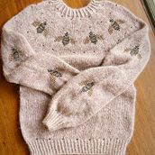 Mi proyecto del curso: Diseño y tejido de punto con mostacillas de colores. Accessor, Design, Fiber Arts, Knitting, and Textile Design project by ab_bergues - 07.17.2023