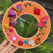 Mi proyecto del curso: Bordado en doble bastidor con puntadas en relieve. Un projet de Broderie , et Design textile de Ruth Rey - 26.08.2023
