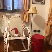 Il mio progetto del corso: Introduzione alla chalk paint. Sedia a dondolo. Arts, Crafts, Furniture Design, Making, Interior Design, Painting, DIY, Upc, cling, Decorative Painting, Furniture Restoration, Upc, and cling project by Roberto Bianchi - 08.28.2023