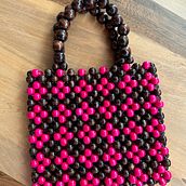 Mi proyecto del curso: Diseño y elaboración de bolsos con cuentas. Design, Accessor, Design, Arts, Crafts, Fashion Design, and Fiber Arts project by eluneybm - 08.28.2023