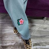 Mi proyecto del curso: Bordado: reparación de prendas. Embroider, Sewing, DIY, Upc, cling, and Textile Design project by Lucero Madeley Fernández Pérez - 08.30.2023