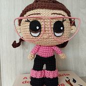 Meu projeto do curso: Amigurumi: crie pessoas com crochê. Arts, Crafts, To, Design, Fiber Arts, Crochet, Amigurumi, and Textile Design project by criswenglarek - 09.02.2023