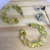 Meu projeto do curso: Design de joalheria com resina. Accessor, Design, Arts, Crafts, Jewelr, Design, and DIY project by tharzia76 - 09.05.2023