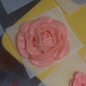 My project for course: Decorative Buttercream Flowers for Cake Design. Un proyecto de Diseño y DIY de kar_ghulyan - 05.09.2023