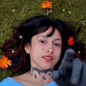 Mi proyecto del curso: Retrato fotográfico intimista. Un proyecto de Fotografía, Fotografía de retrato, Iluminación fotográfica, Fotografía artística y Fotografía en interiores de Alejandro Garzón Moreno - 04.09.2023