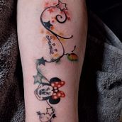 Mein Abschlussprojekt für den Kurs: Gestalten und Tätowieren von naturverbundenen Motiven. Un progetto di Illustrazione tradizionale, Disegno, Design di tatuaggi, Illustrazione botanica e Illustrazione naturalistica di nadjakruse - 07.09.2023