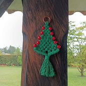 Mi proyecto del curso: joyería en macramé . Arts, Crafts, Jewelr, Design, Fiber Arts, Macramé, and Textile Design project by Adriana Vanegas M. - 09.10.2023