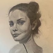 My project for course: Graphite Drawing Techniques for Planar Portraiture. Un proyecto de Bellas Artes, Bocetado, Dibujo, Dibujo de Retrato, Dibujo realista y Dibujo artístico de jennyloehr65 - 11.09.2023