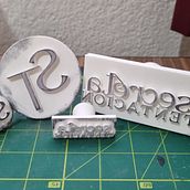 Sellos personalizados para una marca de ropa.. 3D, Industrial Design, Product Design, 3D Modeling, and 3D Design project by Joshua Herrera - 09.12.2023