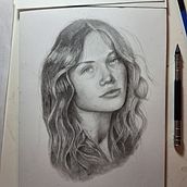 Mi proyecto del curso: Retrato realista con lápiz de grafito. Un proyecto de Ilustración tradicional, Bellas Artes, Bocetado, Dibujo a lápiz, Dibujo, Dibujo de Retrato, Dibujo realista, Dibujo artístico, Dibujo anatómico y Diseño de wazenico - 10.09.2023
