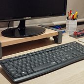 Soporte para monitor. Un projet de 3D, Design industriel, Conception de produits, Modélisation 3D , et Conception 3D de marti_agras - 15.09.2023