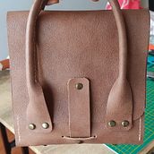 Mi proyecto del curso: Creación de bolsos de cuero artesanales para principiantes. Design, Accessor, Design, Arts, Crafts, and Sewing project by lauraysegura - 09.17.2023