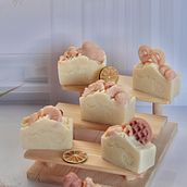 Mi proyecto del curso: Introducción a la elaboración de jabones artesanales creativos . % 467qpvkws7 tarafından hazırlanan Sanat ve El Sanatları, Ve Kendin Yap projesi - 09.18.2023