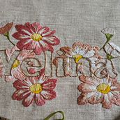 Mon projet du cours : Broderie et lettering : designs de type négatif. Un proyecto de Bordado y Diseño textil de Celine Wascheul - 10.09.2023