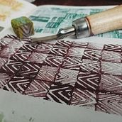 My project for course: Sketchbooking with Handmade Stamps. Projekt z dziedziny Trad, c, jna ilustracja, Pattern design, Stemple, Sketchbook i Grawerstwo użytkownika Anu Paul - 24.09.2023