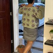 Mi proyecto del curso: Grannies de crochet: haz tu propio suéter. Un progetto di Fashion design, Fiber Art, DIY, Uncinetto e Textile Design di tamaraslo - 26.09.2023