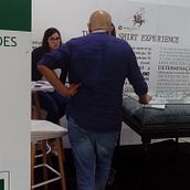 Fabricas de Ropa. Fashion Design, Printing, Embroider, Sewing, E-commerce, Fiber Arts, Crochet, Patternmaking, Dressmaking, Knitting, Weaving, Textile Printing, and Textile Design project by Angel E. Torres - 09.27.2023