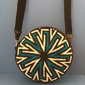 Mi proyecto del curso: Tapestry circular: diseña patterns y complementos. Een project van Ontwerp van accessoires, Patroonontwerp, Textiel, DIY, Haken y Textielontwerp van rrwooden8 - 28.09.2023