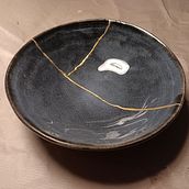 Il mio progetto del corso: Introduzione al kintsugi: ripara la ceramica con l’oro. Arts, Crafts, Fine Arts, Ceramics, and DIY project by Marika - 10.01.2023