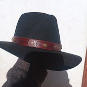 Sombrero de fieltro de alpaca . Desain Aksesori, Seni, Kerajinan, Seni Serat, Dan Peleburan Jarum proyek oleh Wilfredo Tijera Salas - 10.02.2023