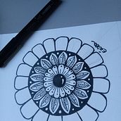 Meu projeto do curso: Zentangle e mandalas: desenhe padrões harmônicos. Painting, Drawing, Acr, lic Painting, and Creating with Kids project by Erika Ramos - 10.11.2023