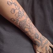Meu projeto do curso: Técnicas de tatuagem blackwork com fine line Ein Projekt aus dem Bereich Tattoodesign von Louise Magna Lima Gonçalves - 03.10.2023