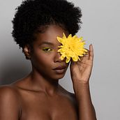 Yellow. Art Direction, Fashion Photograph, Portrait Photograph, and Editorial Design project by jeniusphoto - 10.16.2023