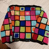 Mi proyecto del curso: Grannies de crochet: haz tu propio suéter. Fashion Design, Fiber Arts, DIY, Crochet, and Textile Design project by cramos_3 - 10.17.2023