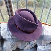 My project for course: Modern Hatmaking. Un progetto di Design di accessori, Fashion design, Fiber Art e Needle felting di Katarzyna Hołda - 18.10.2023