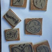 Mi proyecto del curso: Carvado de sellos y técnicas de estampación. Un projet de Illustration traditionnelle, Artisanat, Beaux Arts, Estampe, Créativité avec les enfants , et Gravure de Aleja González - 21.10.2023