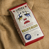 Mi proyecto del curso: Ilustración y lettering para diseño de packaging. Ilustração tradicional, Packaging, Design de produtos, Lettering, Ilustração digital, Lettering digital, H, e Lettering projeto de ivonnehp1809 - 26.10.2023