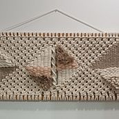 Mi proyecto del curso: Introducción al macraweave: crea un tapiz de pared. Accessor, Design, Interior Design, Decoration, Fiber Arts, Macramé, Weaving, and Textile Design project by Maricarmen - 10.27.2023