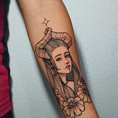 Meu projeto do curso: Tatuagem fine line: a sutileza da linha Ein Projekt aus dem Bereich Traditionelle Illustration, Zeichnung und Tattoodesign von Camille Hilara Rodrigues De Oliveira - 27.10.2023