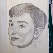 My project for course: Graphite Line Drawing for Portrait Sketchbooking. Artes plásticas, Esboçado, Desenho, Desenho de retrato, e Sketchbook projeto de Olivia Julius Dunggat - 01.11.2023
