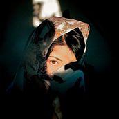 Mi proyecto del curso: Retrato fotográfico intimista Ein Projekt aus dem Bereich Fotografie, Porträtfotografie, Beleuchtung für Fotografie, Artistische Fotografie und Interieurfotografie von Vanessa Pliego - 05.11.2023