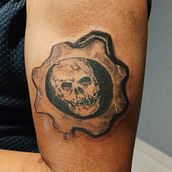 mi mas reciente trabajo. Un projet de Conception de tatouage de ulises0502 - 05.11.2023