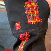 My project for course: Visible Mending: Colorful Knitwear Repair Ein Projekt aus dem Bereich Modedesign, Stickerei, Nähen, Weben, Upc, cling, Weben und Textildesign von Joy Kohl - 08.11.2023