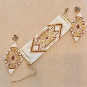 Meu projeto do curso: Design de bijuteria: crie patterns elegantes com miçangas Ein Projekt aus dem Bereich Erweiterungsentwicklung, H, werk, Schmuckdesign und Weben von Joana Amaral - 10.11.2023