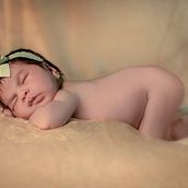 Mi proyecto del curso: Introducción a la fotografía newborn. Photograph, Portrait Photograph, Studio Photograph, Lifest, le Photograph & Interior Photograph project by yohanperez-art - 11.10.2023
