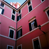 Meu projeto do curso: Fotografia Urbana em Roma e Paris. Photograph, Film Photograph, and Outdoor Photograph project by braga_biabbm - 11.12.2023